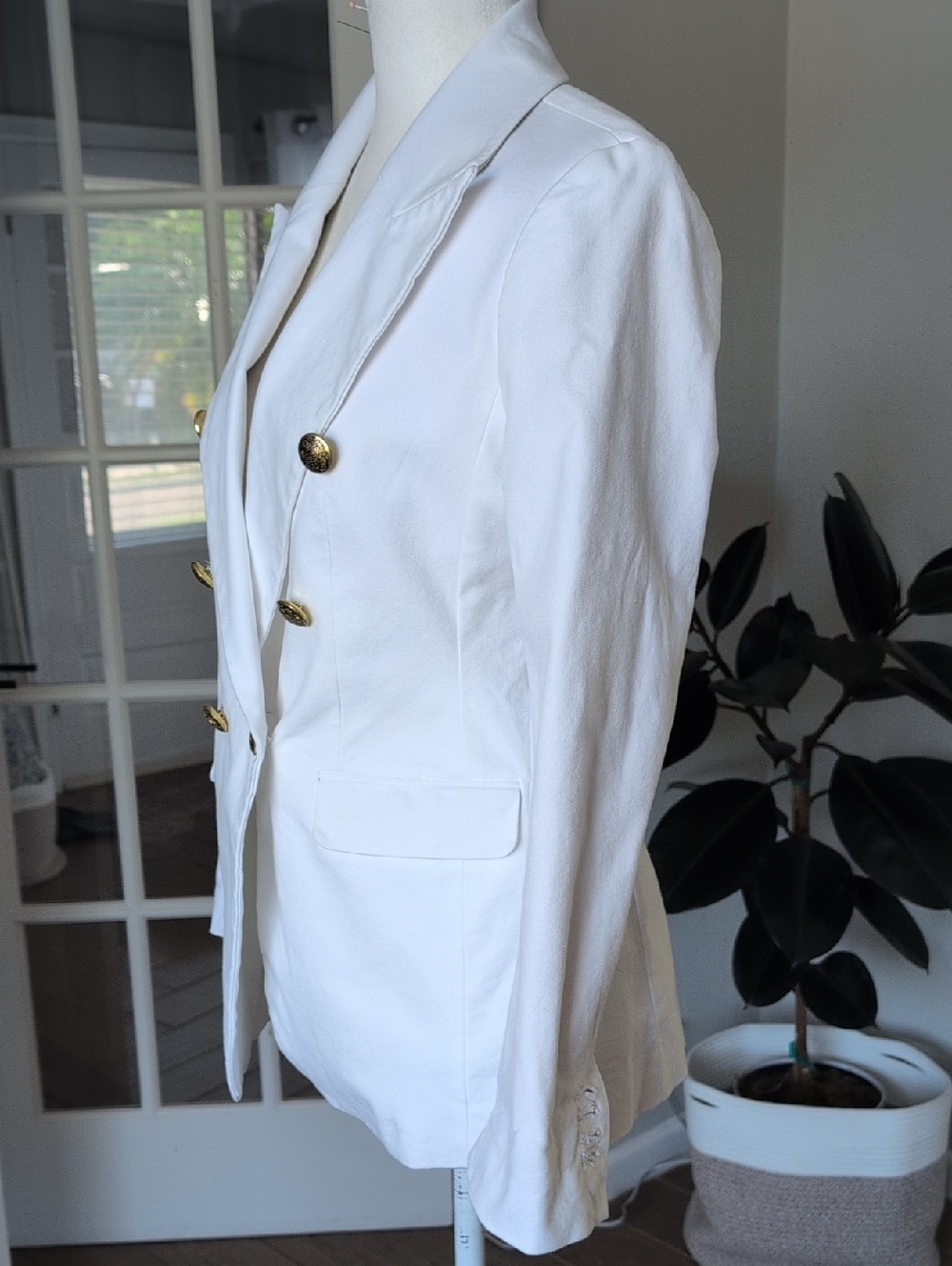 Banana Republic Factory White Double-Breasted Cotton Blazer with Gold Buttons 4 - Picture 4 of 16